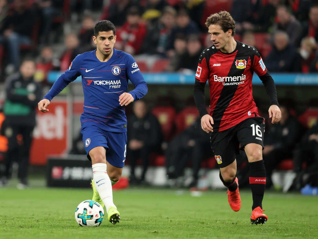 图片报:阿隆索转会费预计在500至1000万欧元之间,小法或成关键人物 图片报:阿隆索转会费预计在500至1000万欧元之间,小法或成关键人物